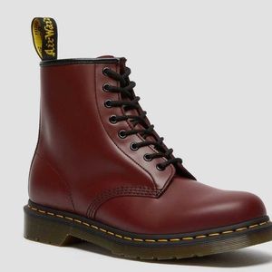 Dr. Martens 1460 SMOOTH LEATHER LACE UP BOOTS - Cherry Red